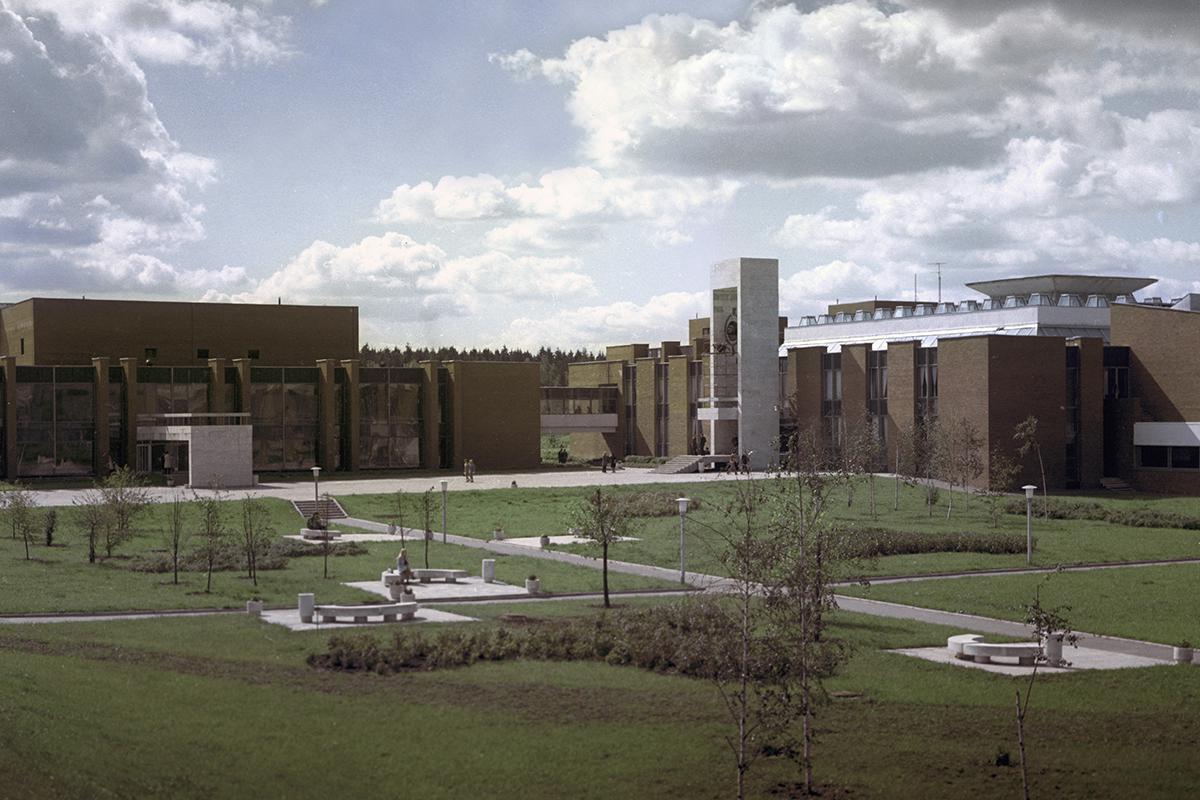 Московский институт электронной техники (МИЭТ) в Зеленограде. 1973 год