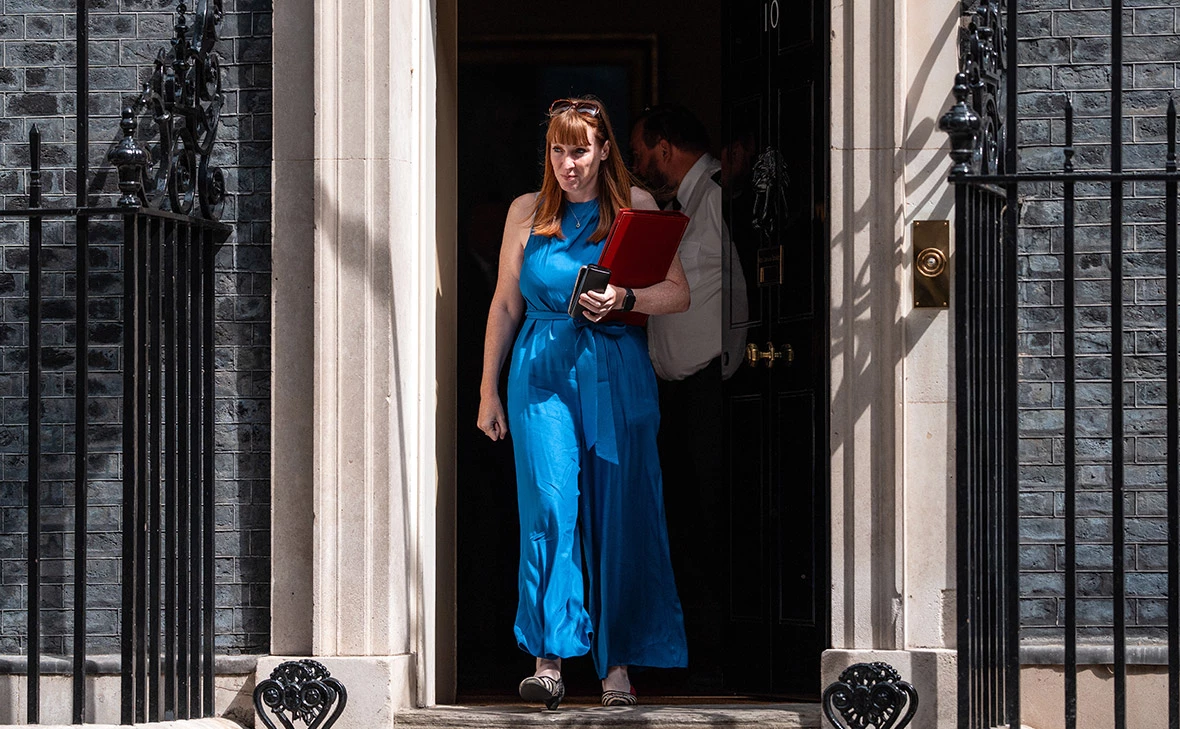 Carl Court / Getty Images