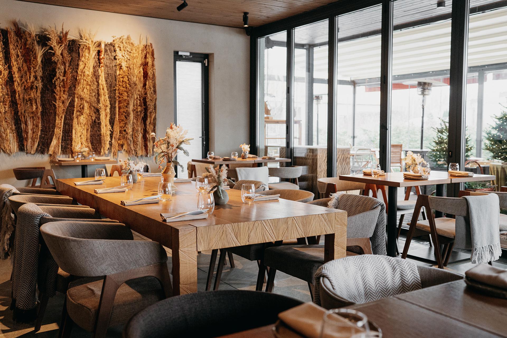 Интерьер ресторана ENO Bistro