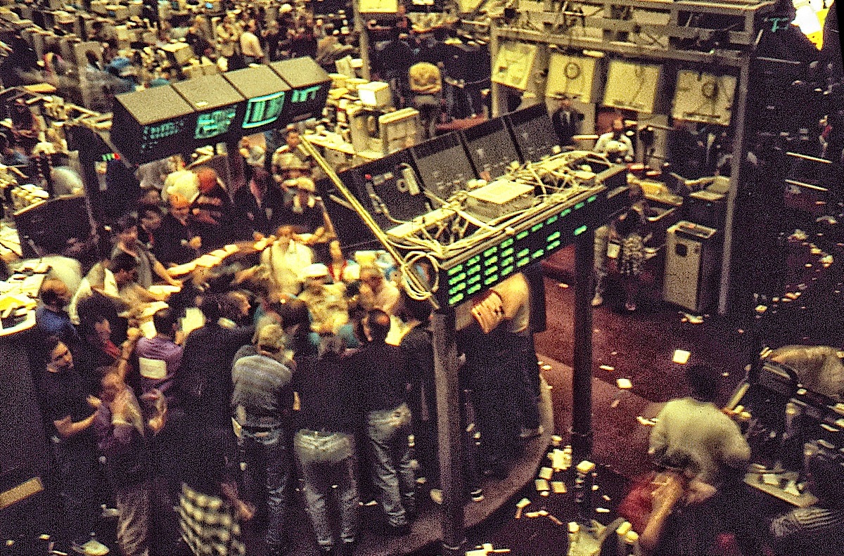 Архивный снимок биржи в Нью-Йорке
