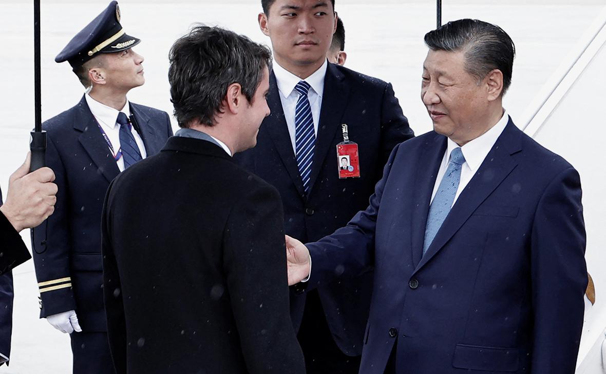 Си Цзиньпин выразил готовность работать с Францией над миром на Украине