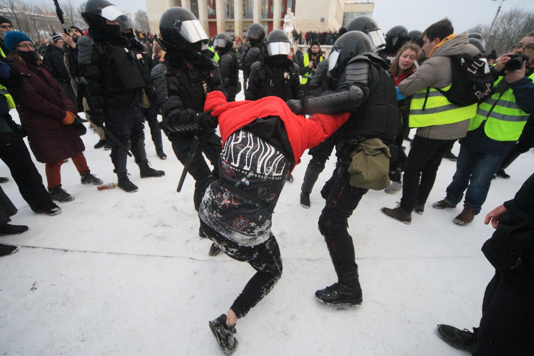 Нападение 2014. Нападения на силовые структуры. Задержание полицией в Питере. Митинг в Санкт Петербурге 27 февраля 2022.