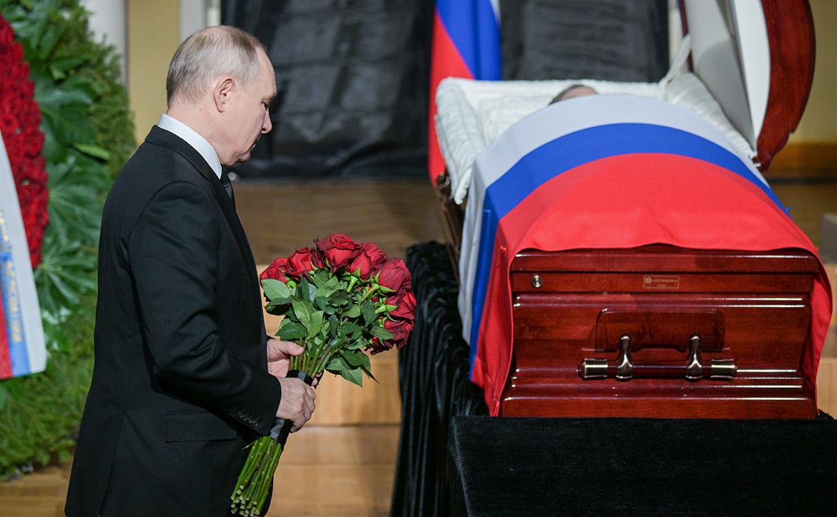Владимир Путин на церемонии прощания с Вячеславом Лебедевым