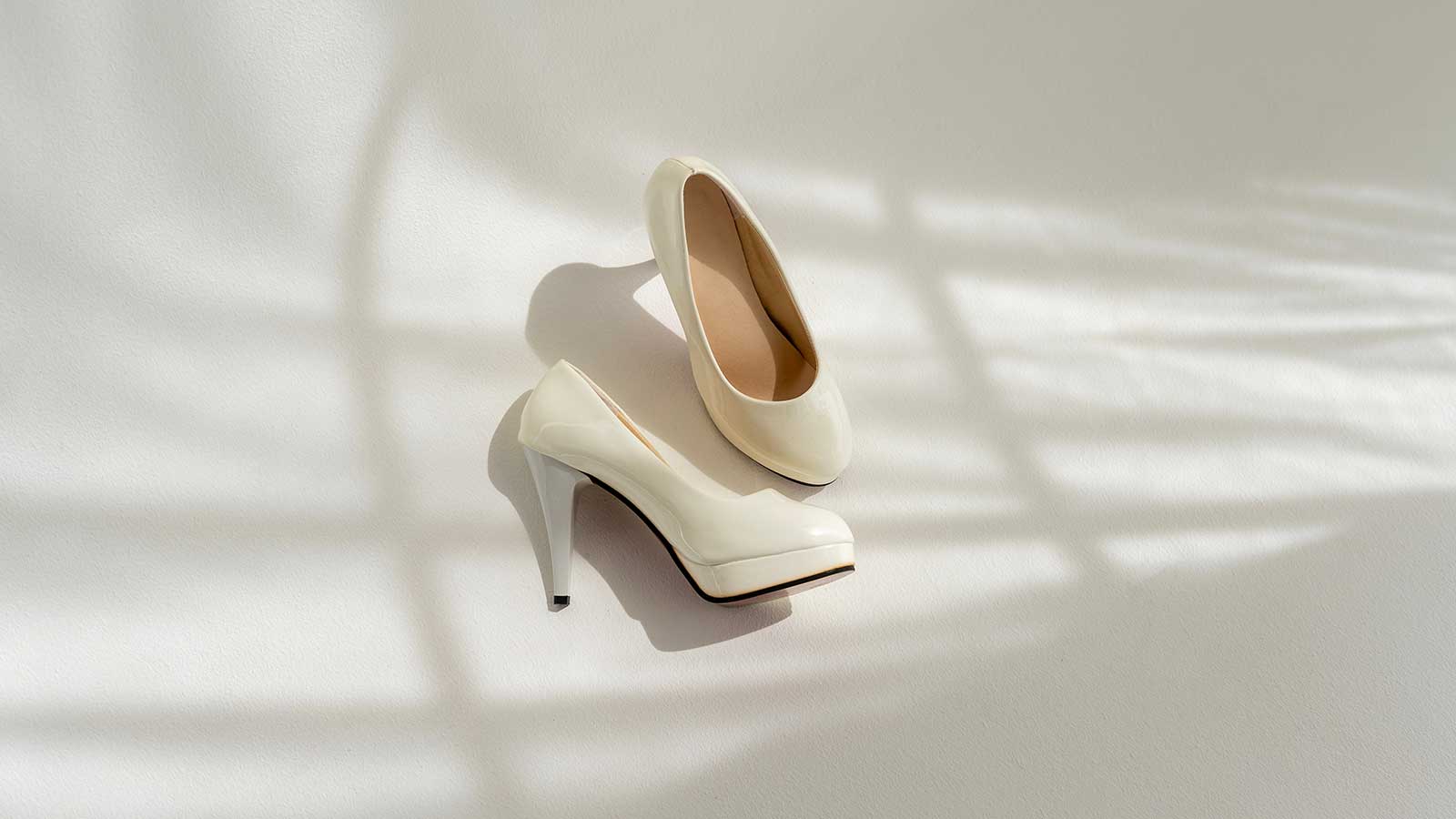 Врач-флеболог перечислила последствия ношения слишком высоких каблуков