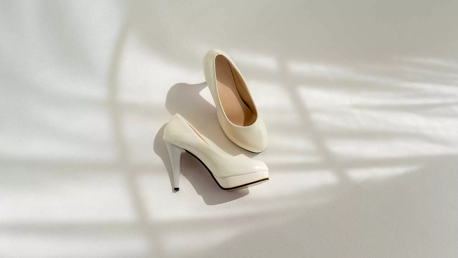 Врач-флеболог перечислила последствия ношения слишком высоких каблуков