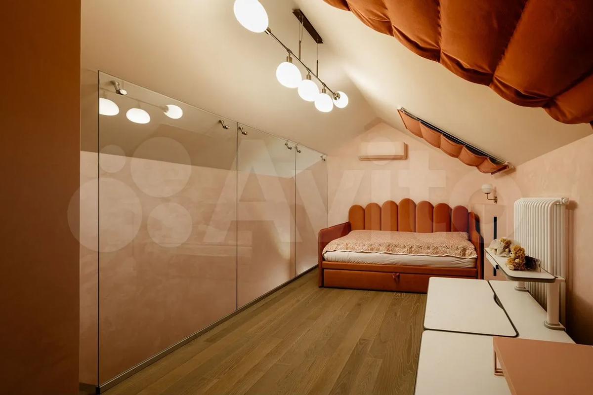 Как выглядят самые дорогие продающиеся в мегаполисах России дома