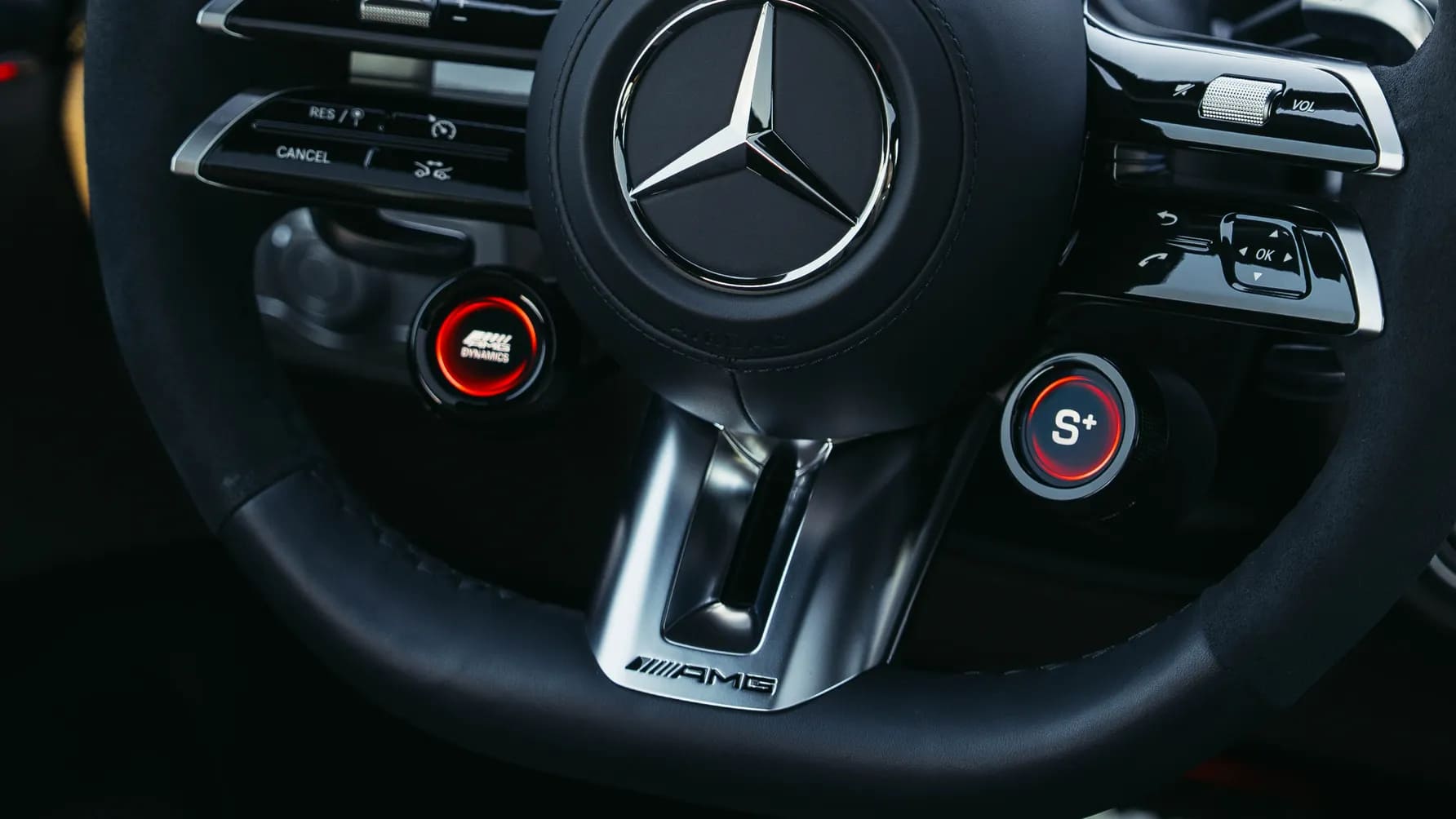 Mercedes обновил GLE и GLS. Главные факты о премиальных новинках