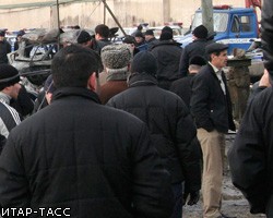 Из-за взрыва автомобиля у здания ОВД Карабулака погибли 2 милиционера 