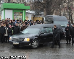 На гражданскую панихиду по В.Галкину пришли около тысячи его поклонников 