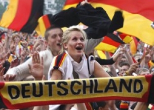 Фанаты разгромили Германию