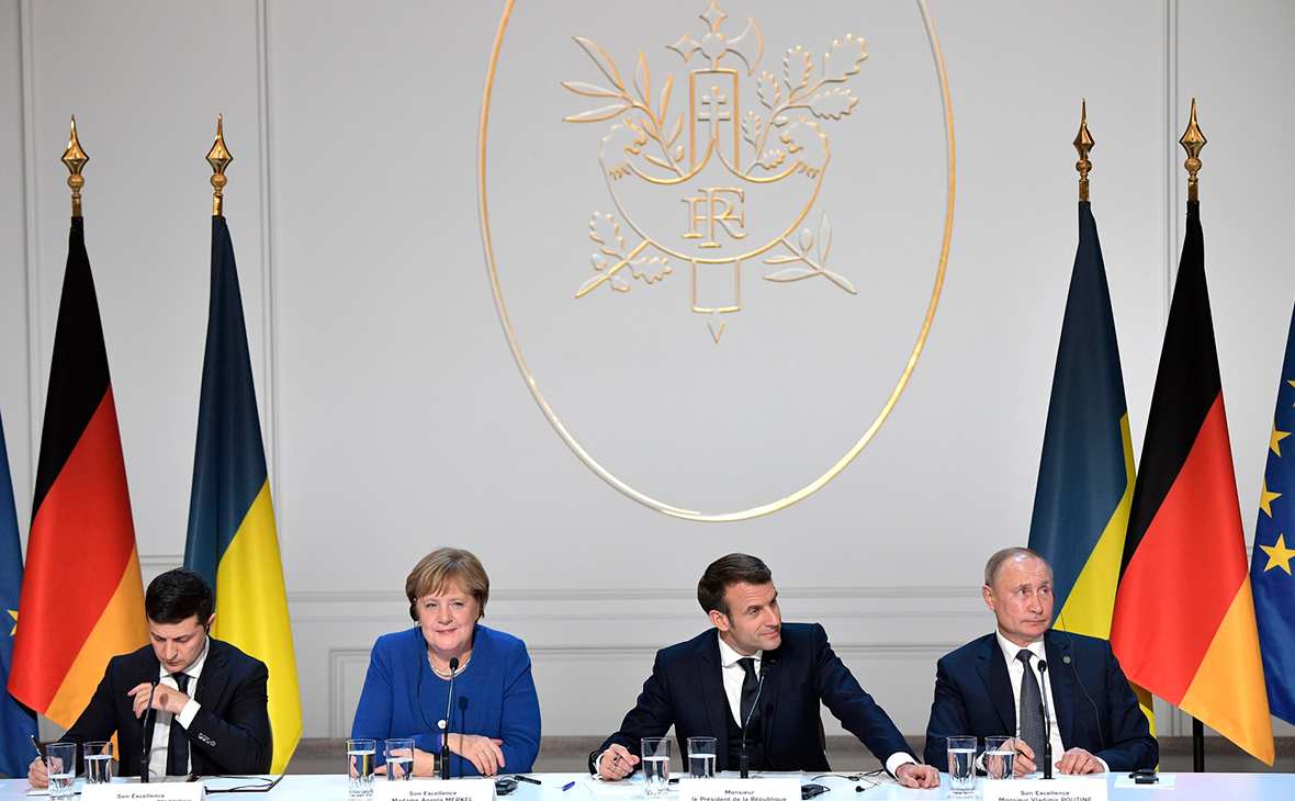 Владимир Зеленский, Ангела Меркель, Эммануэль Макрон и Владимир Путин (слева направо) после саммита &quot;Нормандской четверки&quot;