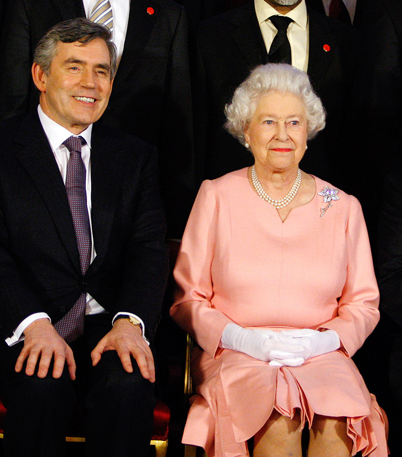 Гордон Браун, срок полномочий: 2007&ndash;2010.

На фото Елизавета II и Гордон Браун на саммите G20 в Букингемском дворце 1 апреля 2009 года в Лондоне. Браун занял пост премьер-министра Великобритании в возрасте 56 лет, в 2022 году он отметил 71-летие