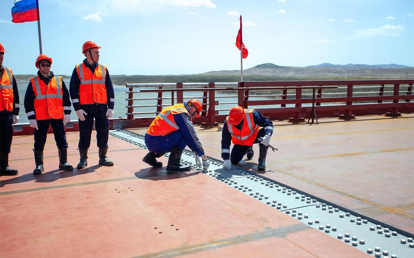 Из России в КНДР на машине. Две страны соединил новый автомобильный мост