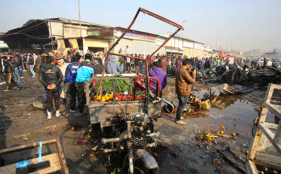 Последствия взрыва на рынке в Багдаде




