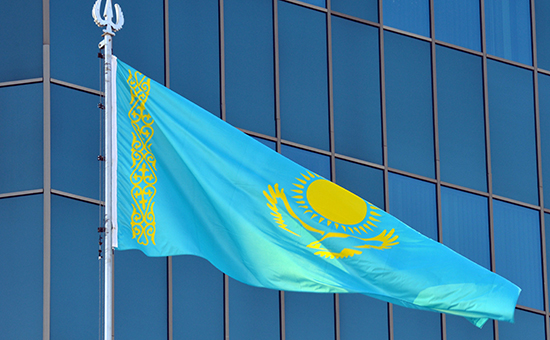 Астана. Государственый флаг Казахстана




