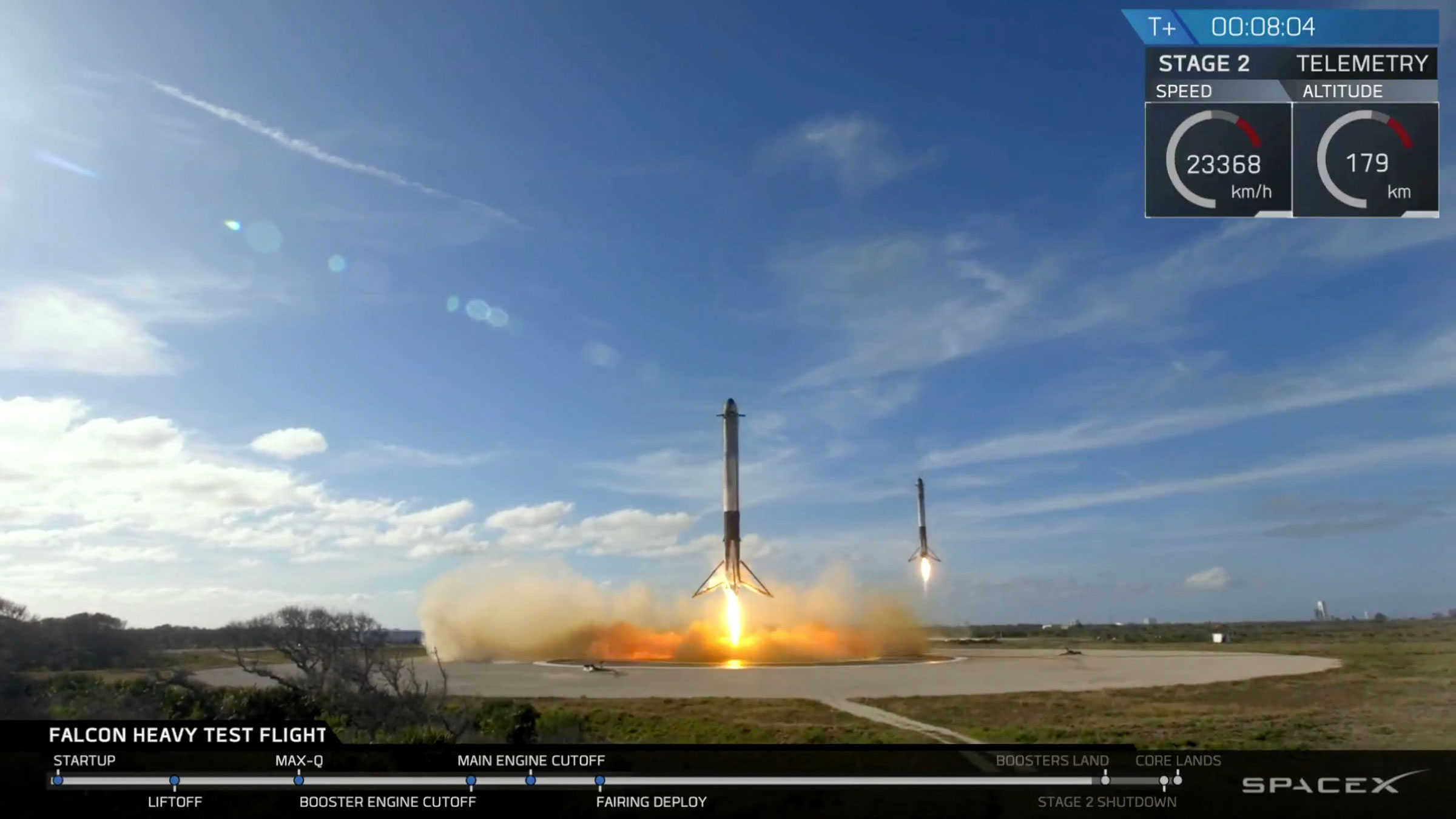 Боковые ускорители Falcon Heavy сели на специальные посадочные площадки почти одновременно