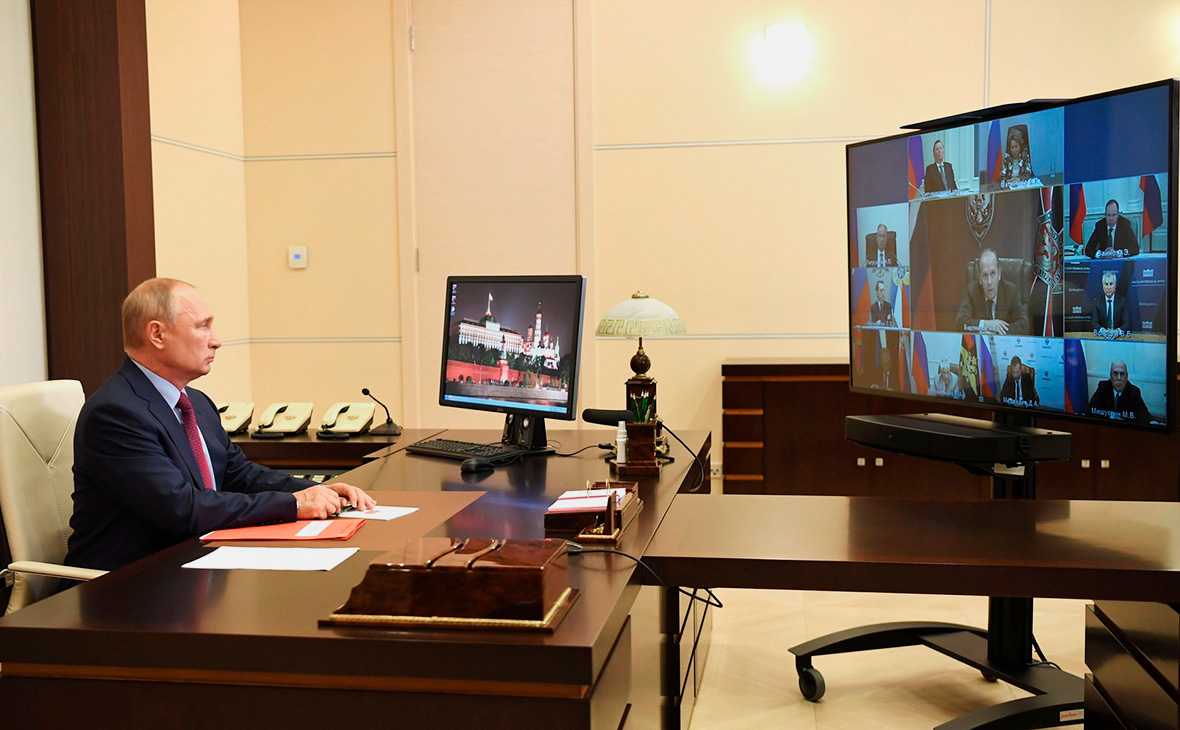 Владимир Путин на&nbsp;совещании с постоянными членами Совета Безопасности (в режиме видеоконференции)