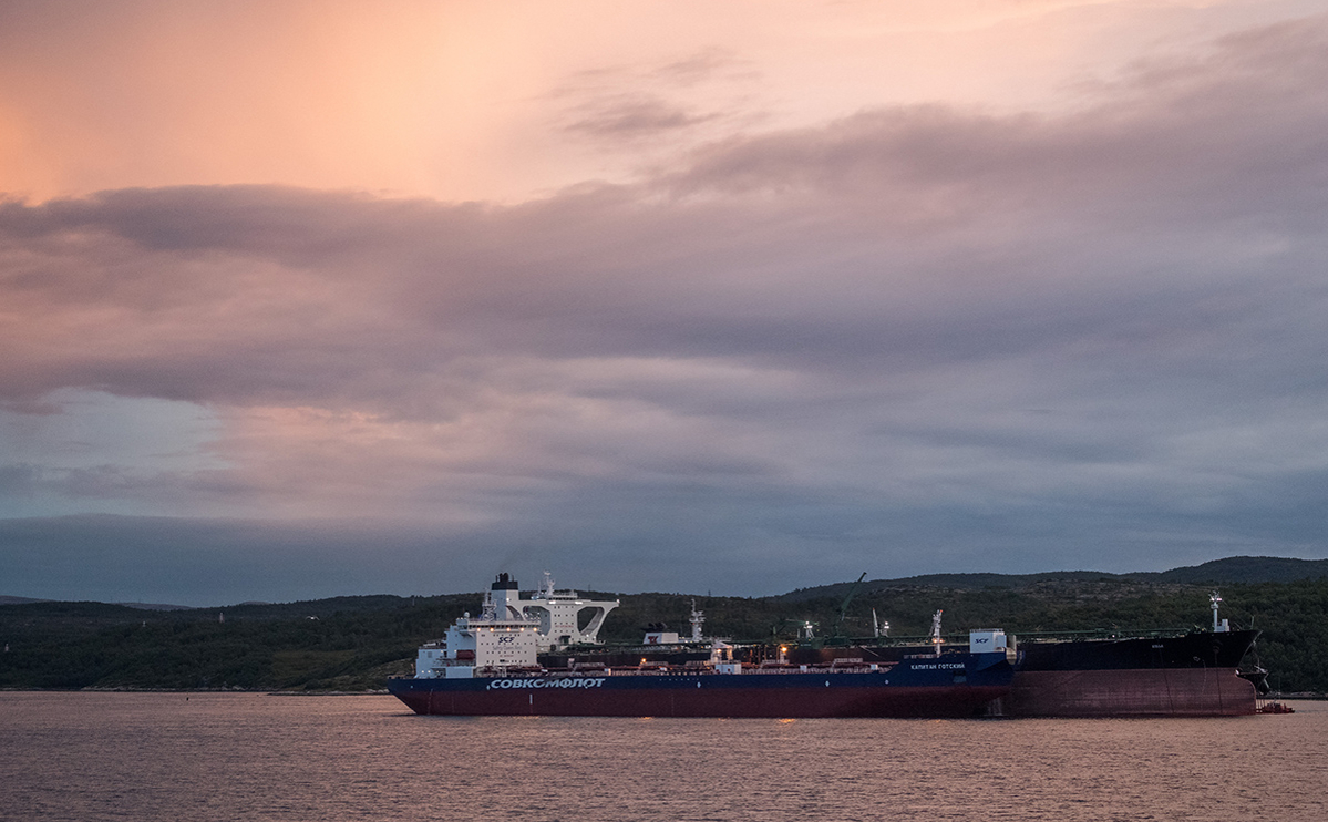 WSJ сообщила о продаже девяти танкеров «Совкомфлота» из-за санкций"/>













