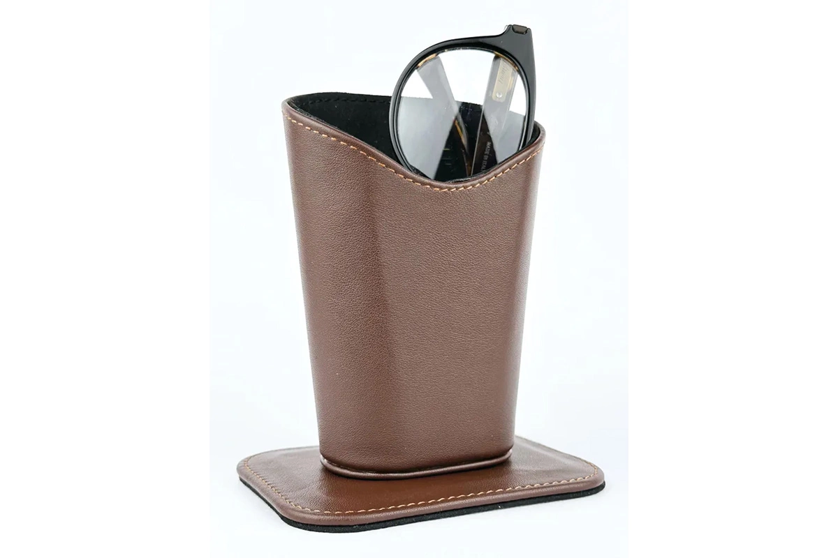 Футляр для очков из кожи