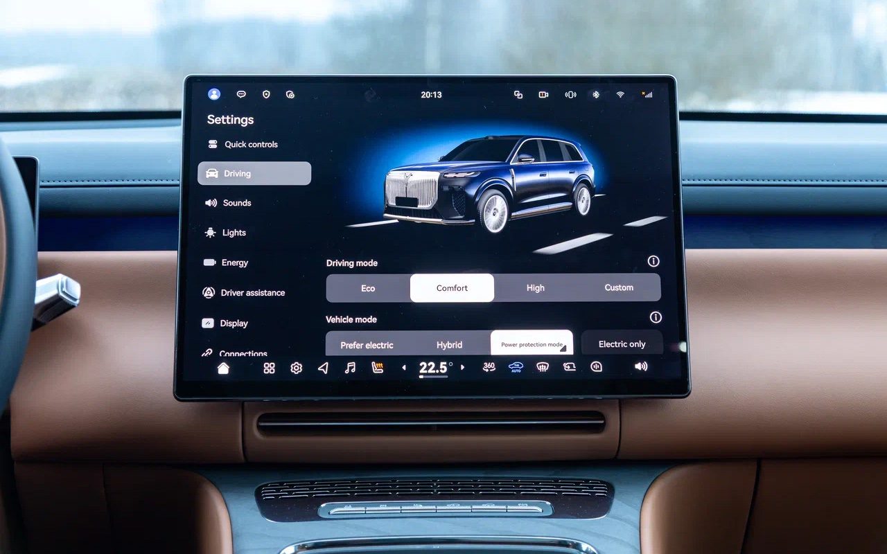 В Voyah Taishan доступно три основных режима движения: Eco, Comfort и High. Имеется и тонкая настройка &mdash; Custom. Силовая установка может работать в преимущественно электрическом режиме, гибридном и мощном. Доступен и выход на чистую электротягу без использования ДВС