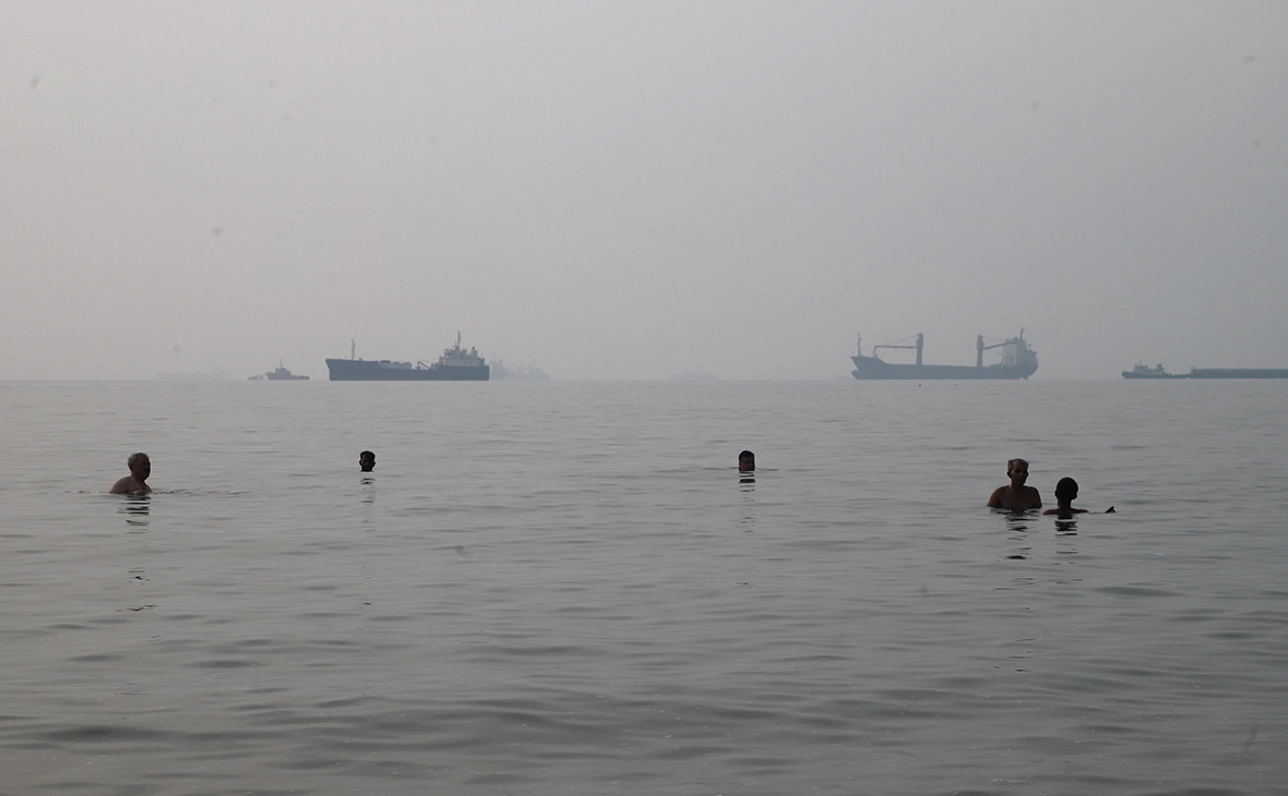 Amirhosein Khorgooi / ISNA / WANA / Reuters