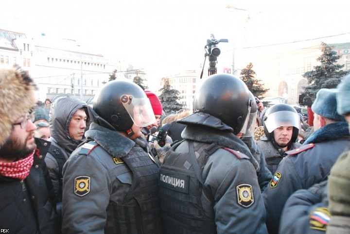 Несанкционированная акция оппозиции на Лубянской площади в Москве