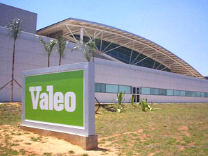 Чистая прибыль Valeo в I квартале 2005г. снизилась в 4,2 раза