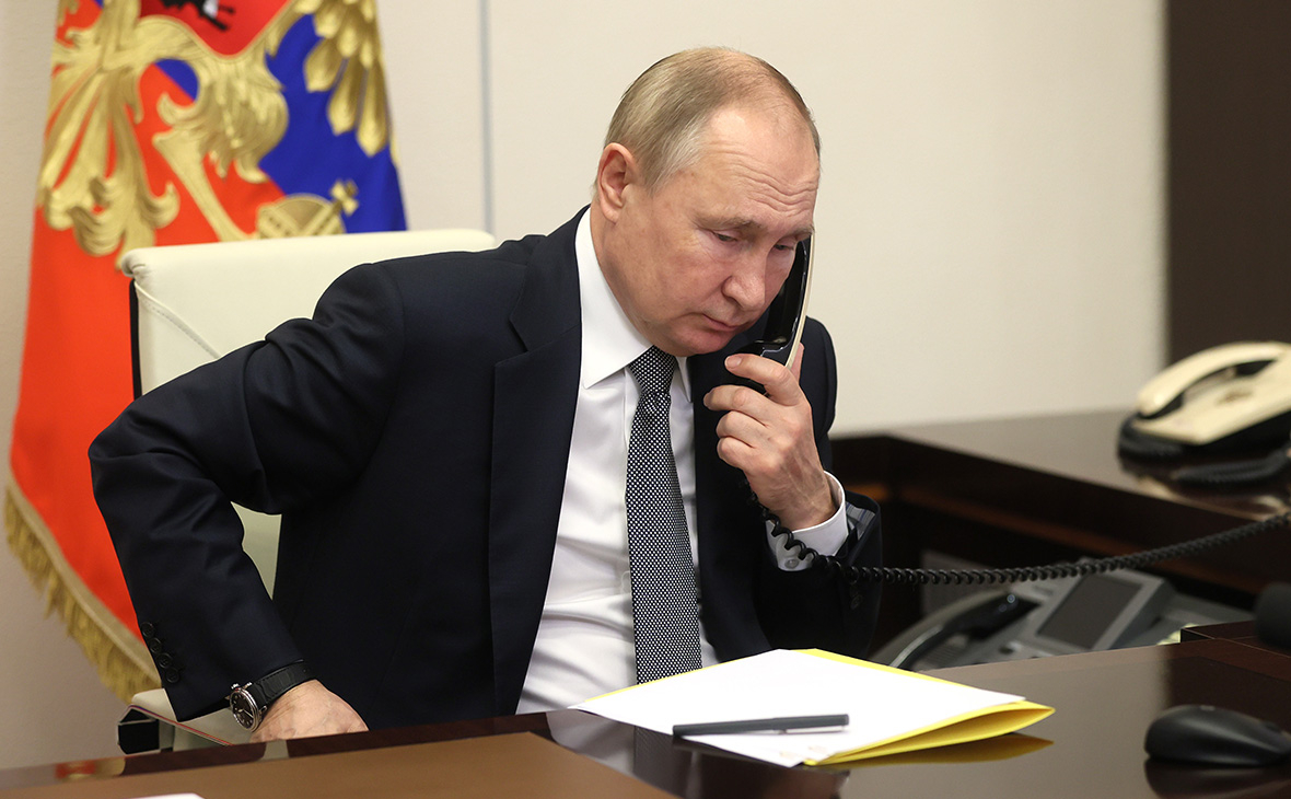 Путин обсудил с Шольцем итоги переговоров делегаций Москвы и Киева"/>













