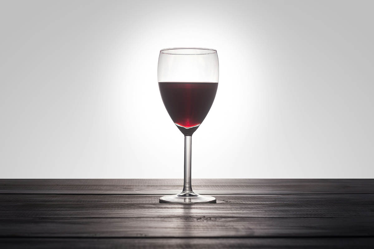 Министр сельского хозяйства Италии Франческо Лоллобриджида рассказал, что считает необходимым бороться с попытками «демонизировать» вино и представлять его как алкогольный напиток, которым легко злоупотребить