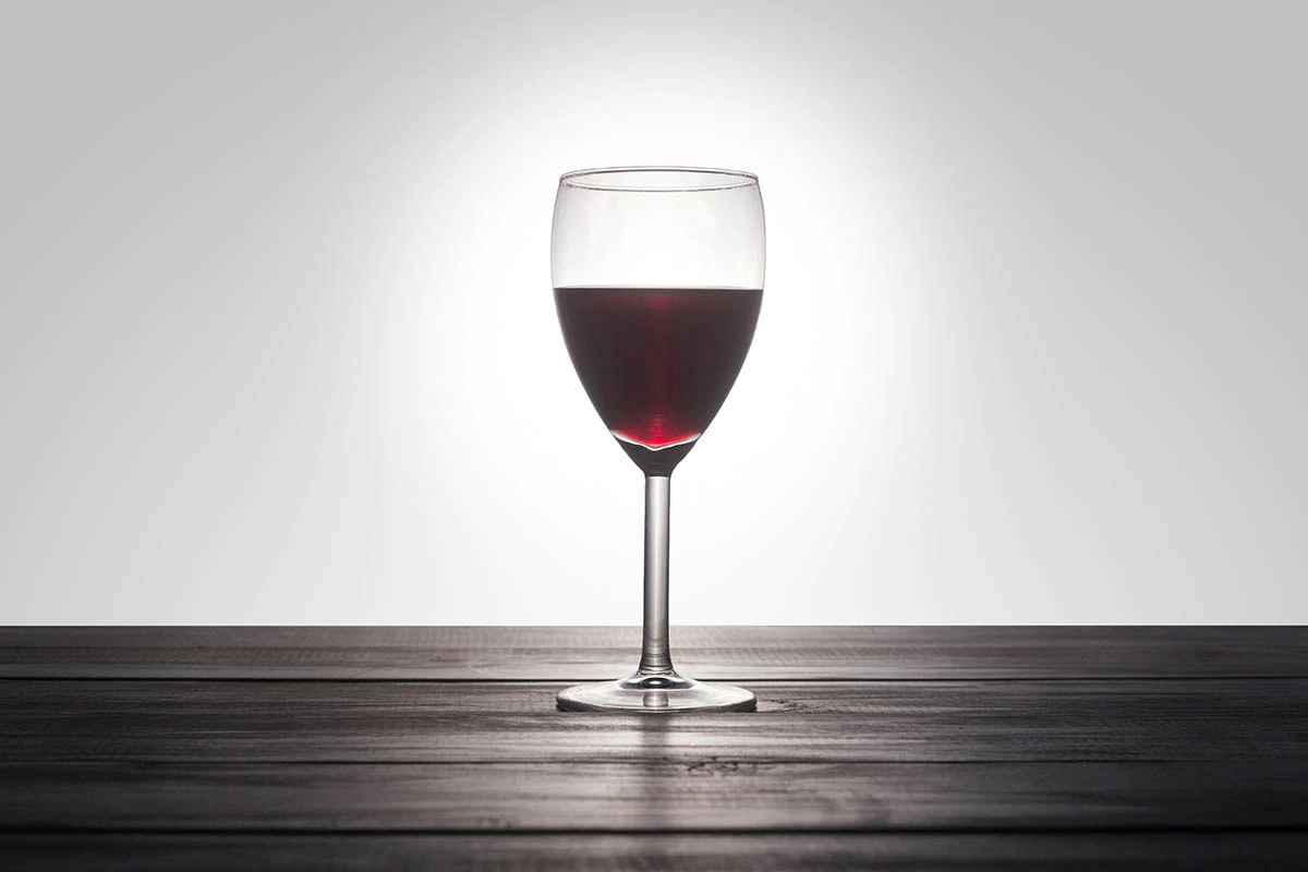 Министр сельского хозяйства Италии Франческо Лоллобриджида рассказал, что считает необходимым бороться с попытками «демонизировать» вино и представлять его как алкогольный напиток, которым легко злоупотребить