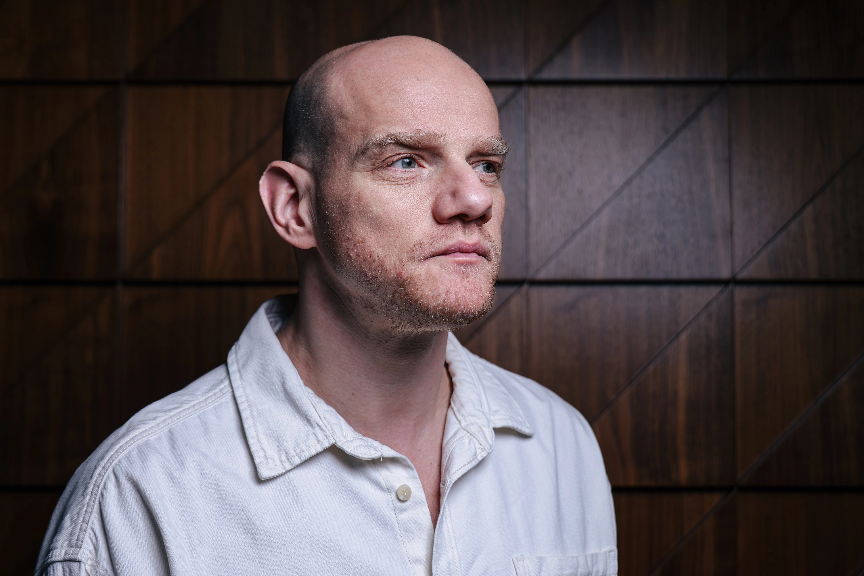 Юрий Колокольников назвал «крутейшим чуваком» режиссера «Белого лотоса»