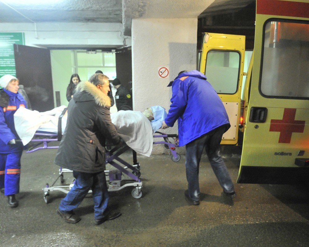 Раненые в больнице москвы. Доставить пострадавшего в больницу. Доставить пострадавшего в больницу фото. Взорвали больницу в Волгограде. Пострадавший в теракте.