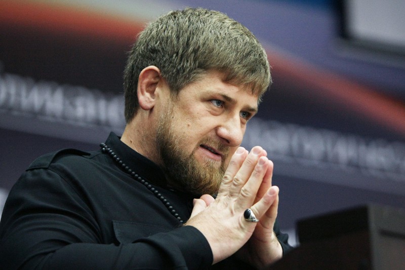 Рамзан КадыровГлава Чечни"США объявили о новых санкциях против России. Смешно! А как же быть с жертвами в Афгане, Ираке, Ливии, Сирии? США болеют за Украину? Нет!" (Twitter Кадырова) 