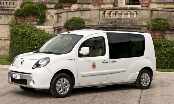 Папа Римский пересядет на электрический Renault