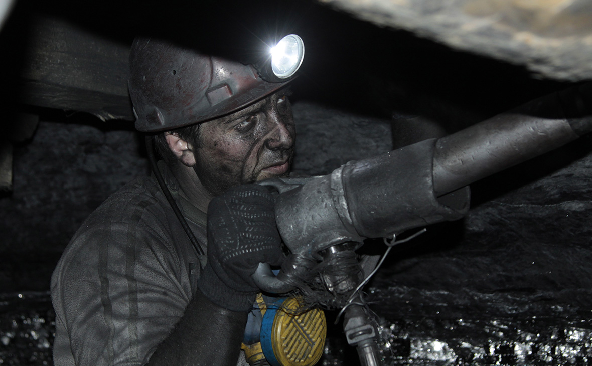 Добыча угля&nbsp;​в шахте им. Л.И. Лутугина в городе Торез&nbsp;в ДНР


