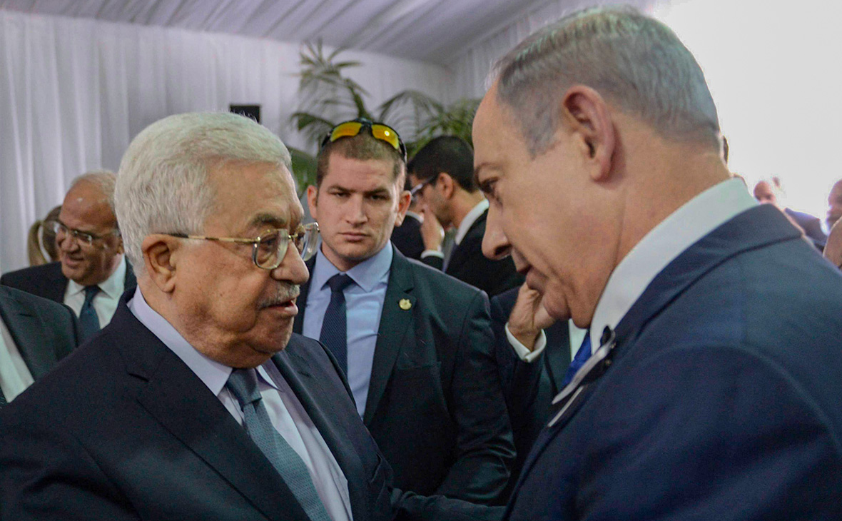 Махмуд Аббас (слева)&nbsp;и&nbsp;Биньямин Нетаньяху. 2016 год