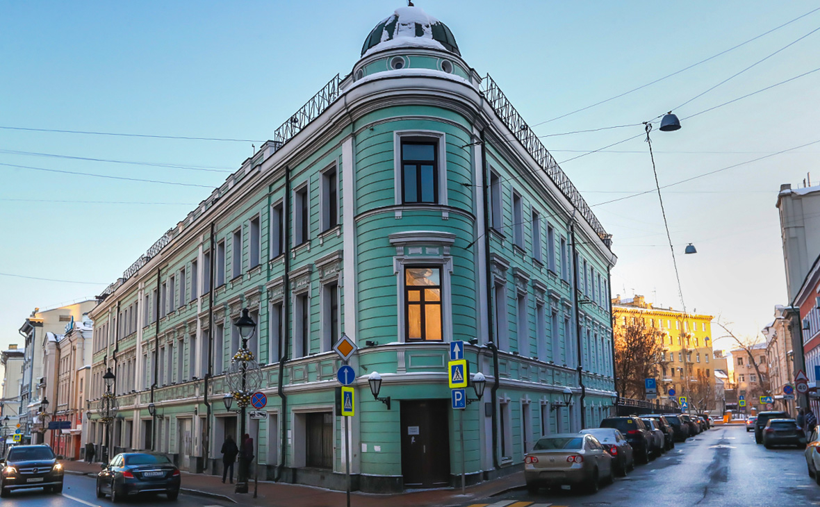 Особняк купца Булошникова XIX века на Большой Никитской улице