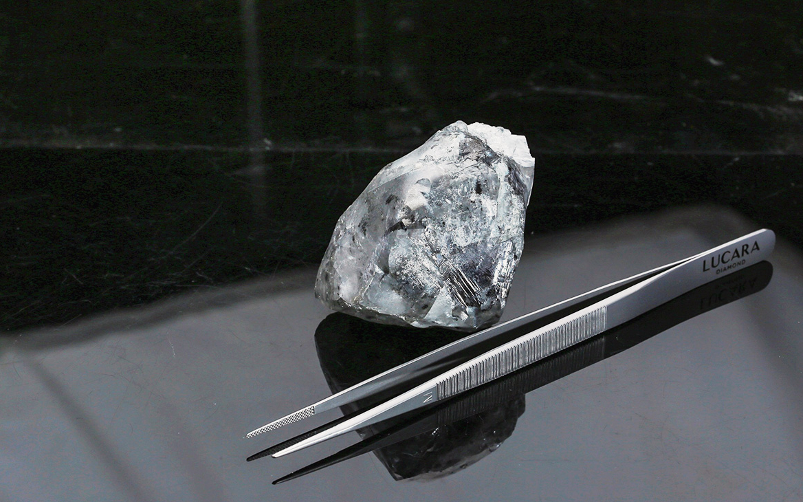 В Ботсване нашли алмаз с массой почти в тысячу карат