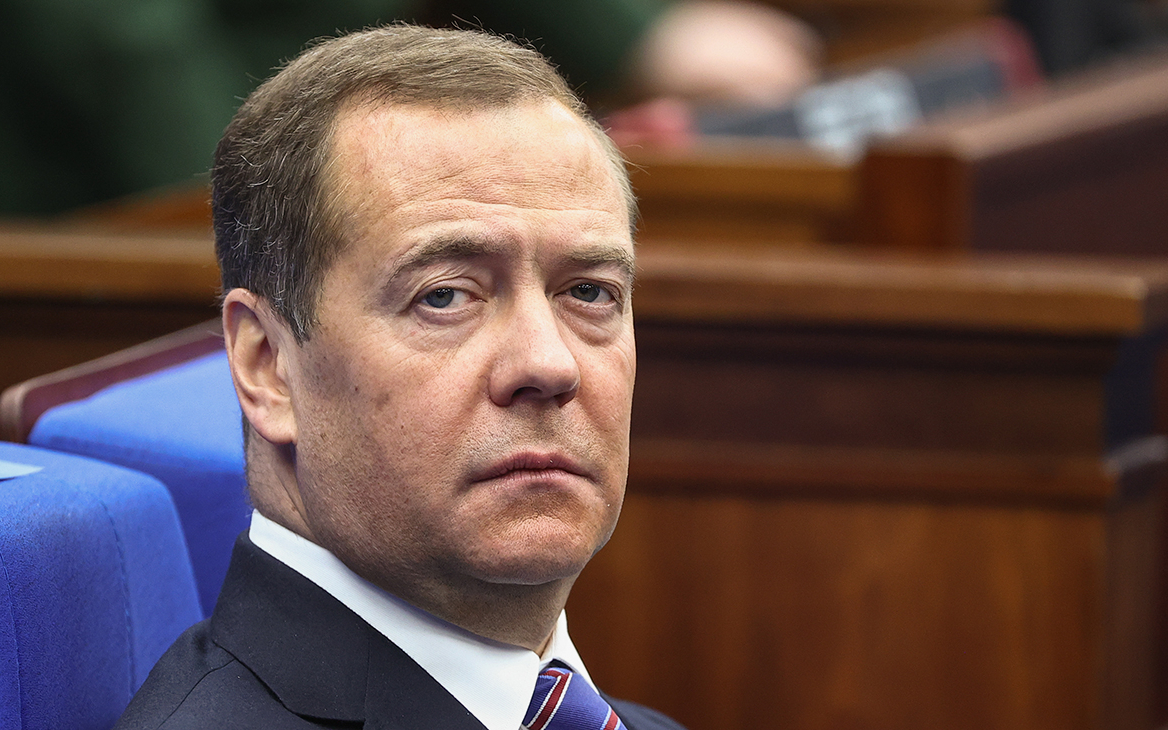 Медведев увидел в приостановке членства в СЕ повод вернуть смертную казнь