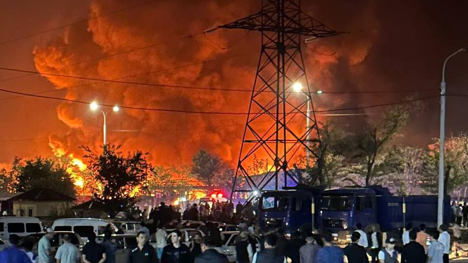 Кадры взрыва на складе в Ташкенте