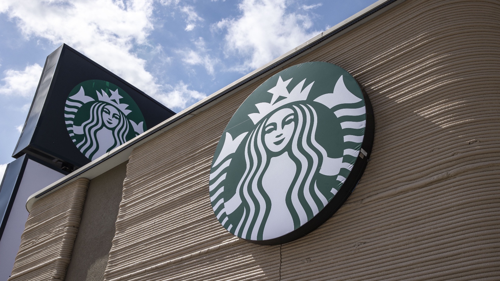 В Техасе открылся первый в мире Starbucks, напечатанный на 3D-принтере