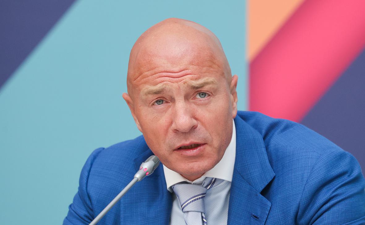 Олег Новиков