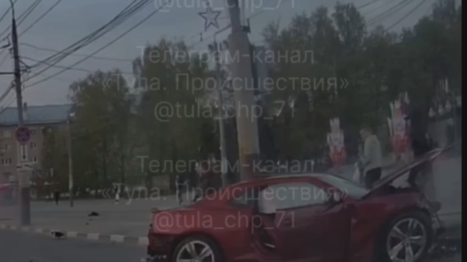 Машина члена ЦК КПРФ попала в ДТП с тремя авто и погибшей в Туле