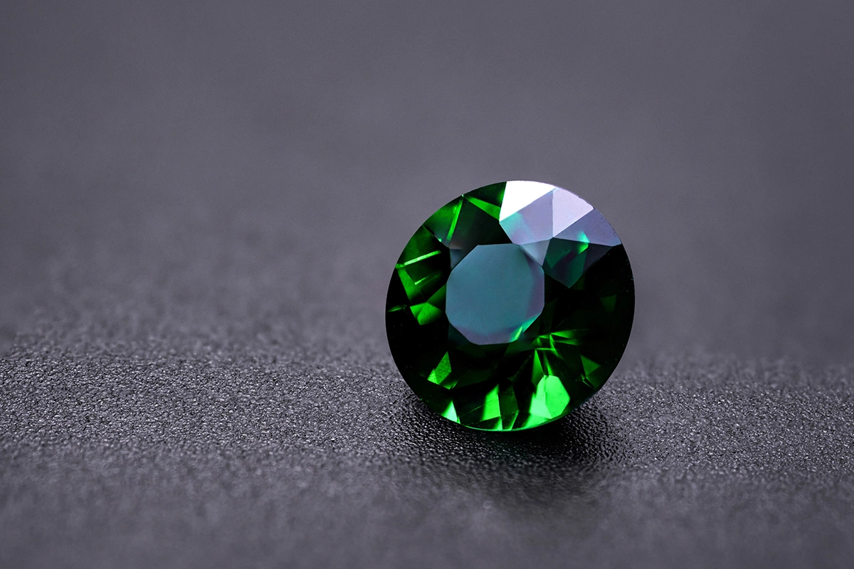 Роскошь в квадрате: с какими винами ассоциируются драгоценные камни