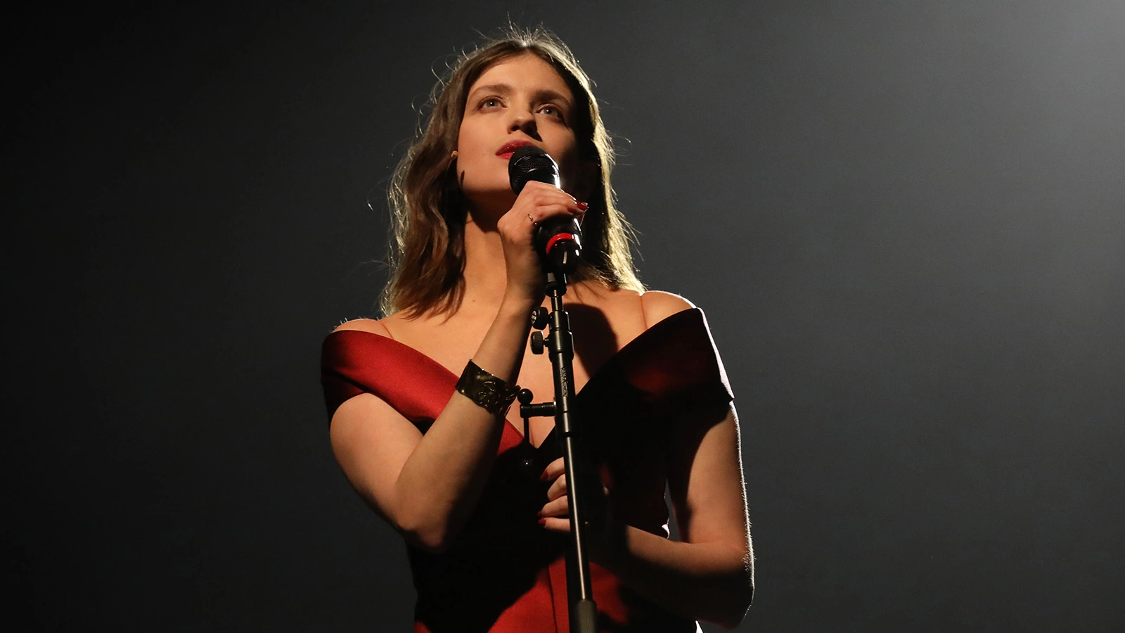 Аня Чиповская на вручении премии «Звезда театрала» в 2025 году