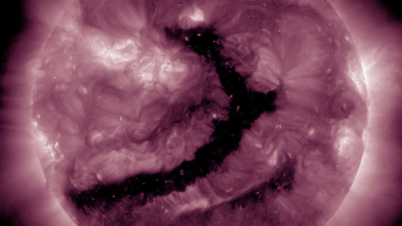 Корональная дыра на Солнце