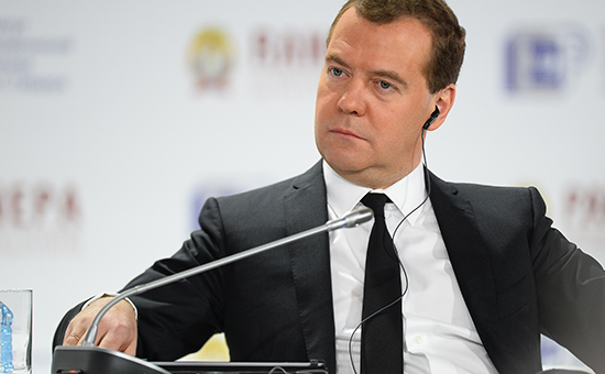 Председатель правительства России Дмитрий Медведев на пленарном заседании VI Гайдаровского форума