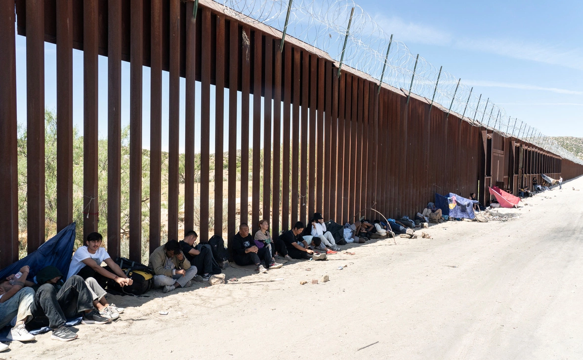 Go Nakamura / Reuters