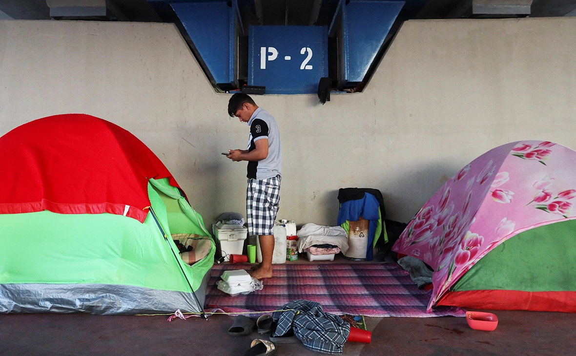 Daniel Diaz / Reuters