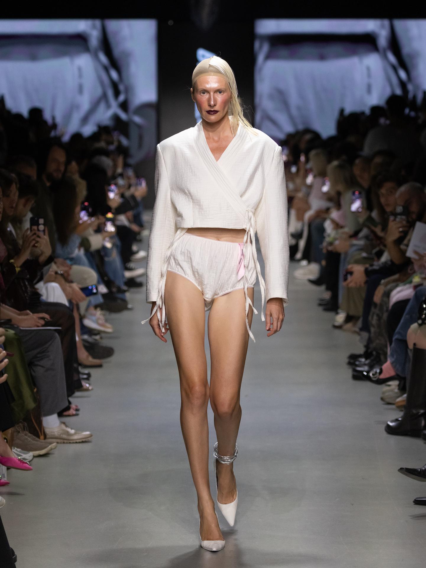 Показ Bitte Ruhe